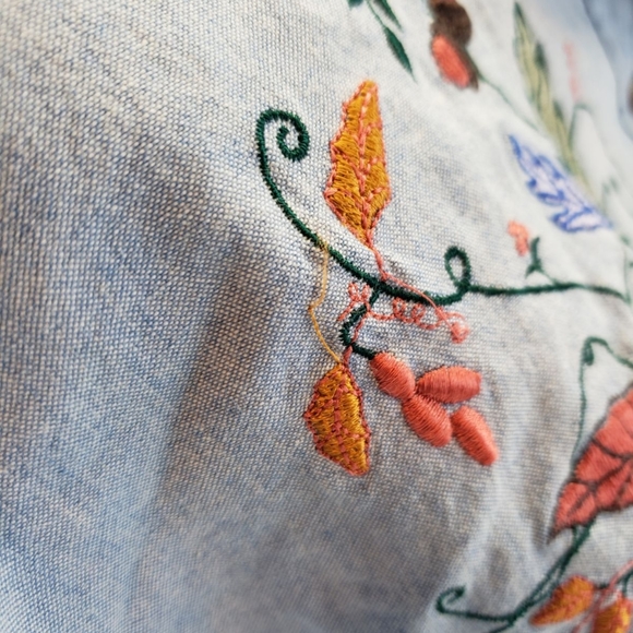 Vintage DENIM REPUBLIC Embroidered Floral SHIRT Button Down LS Women' s Sz LARGE - Picture 4 of 16